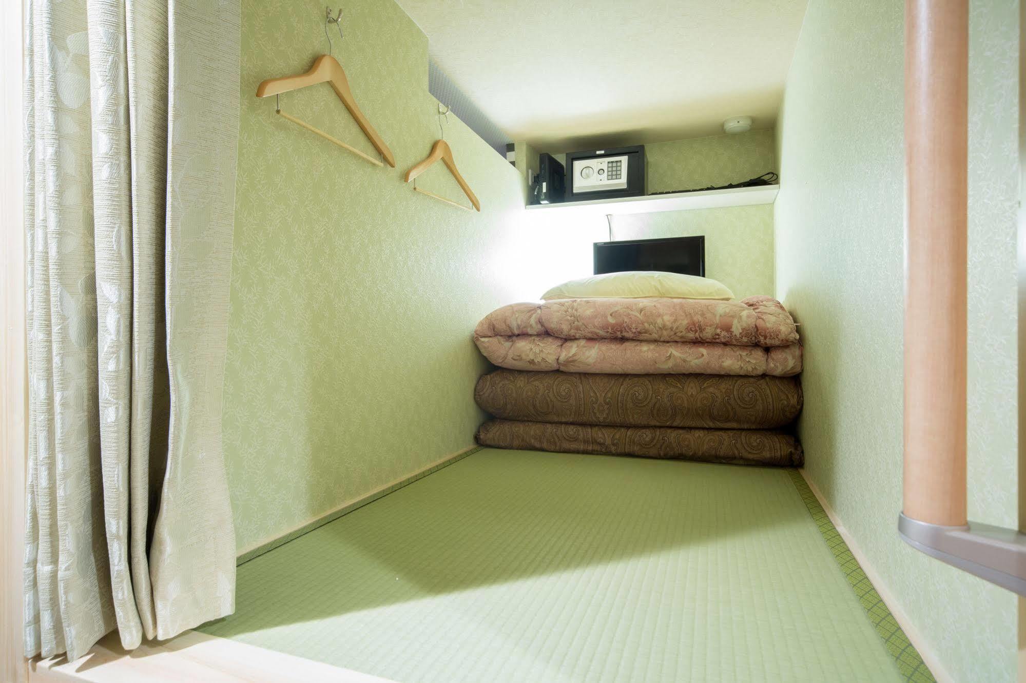 Hostel Wasabi Nagoya Ekimae Bagian luar foto